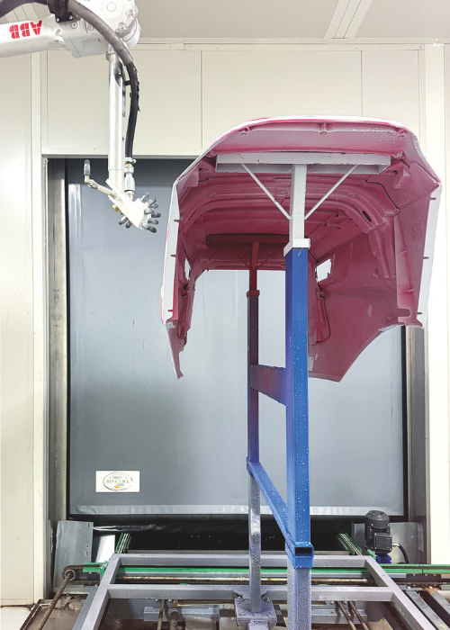 The robot for automated blow-off.