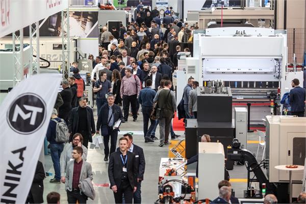 The hall during the trade fair EXPO-SURFACE 2023