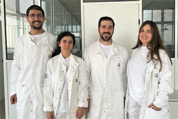 The research team of Keyland in the new Spanish laboratory