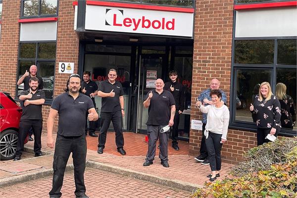 Leybold workers celebrating