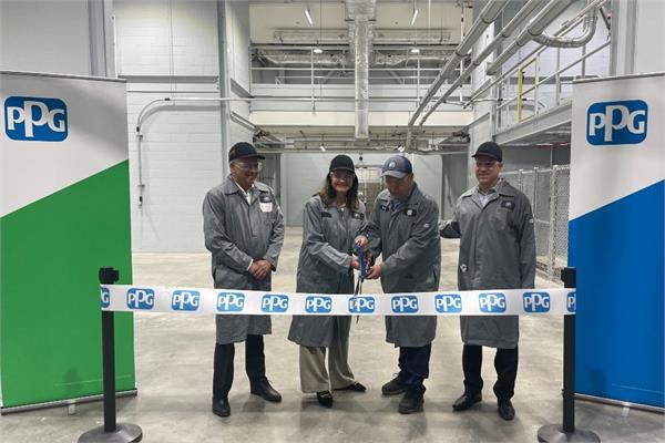 The ribbon-cutting event at the expanded Brazilian facility for powder coatings of PPG
