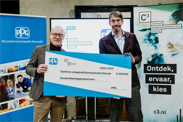 Photo of Justus Tichelman and Jeroen Sijbers after the extension of the C3 partnership