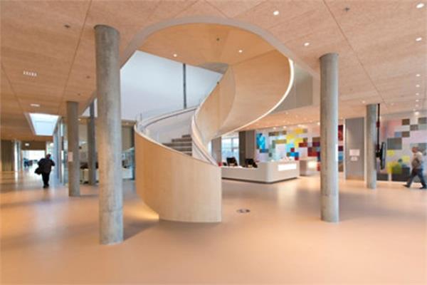 An hospital lobby coated with the newSofTop Comfort flooring system of Sherwin-Williams