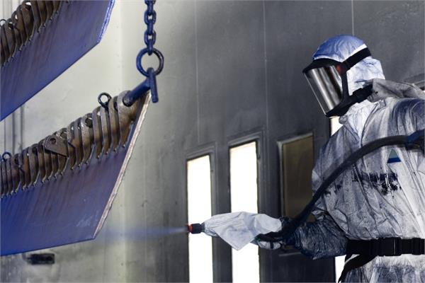 The coating process of ACE components with the liquid paints of Sherwin-Williams